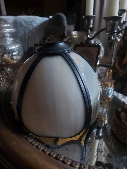 Mooie Vintage Tiffany Art Deco stijl lampenkap, Antiek en Kunst, Antiek | Lampen, Ophalen of Verzenden