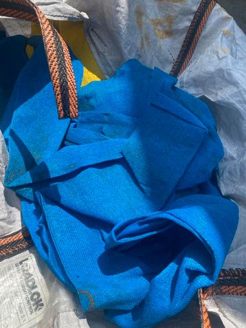 Zak vol gaas - blauw en geel beschikbaar voor biedingen