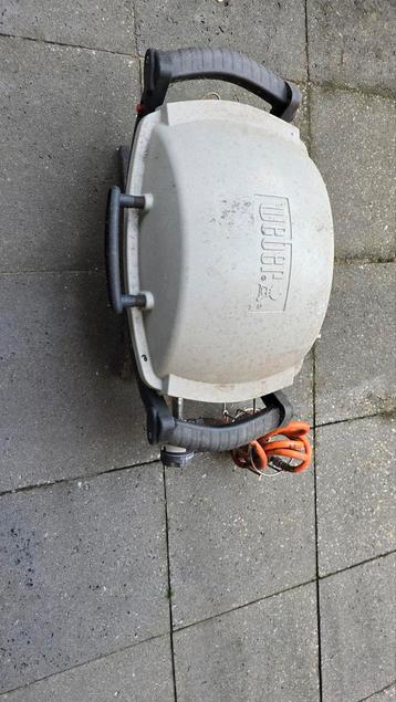 Weber Q100 Gas BBQ - Compact en Krachtig! beschikbaar voor biedingen