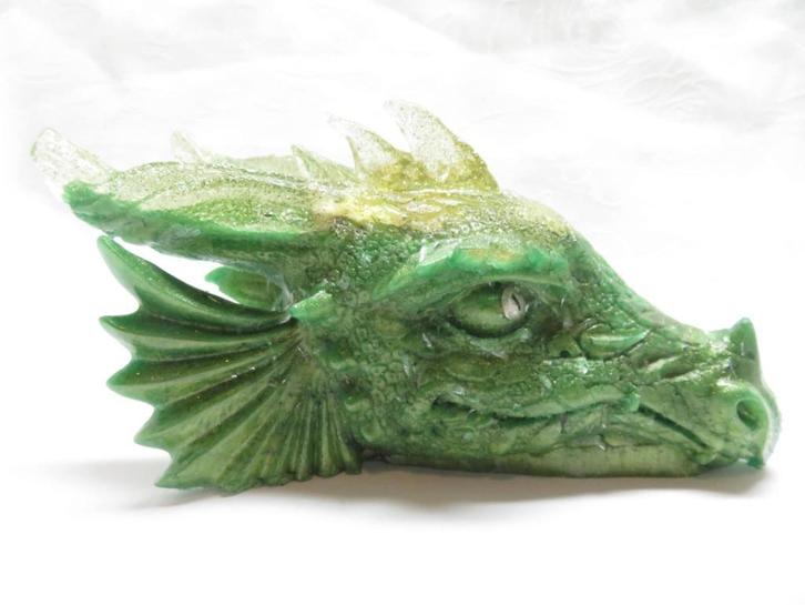 orgoniet draak zonnesteen met viooltjes, Verzamelen, Mineralen en Fossielen, Mineraal, Ophalen of Verzenden