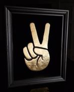 Peace handsign 23ct goud verguld kunstwerk in lijst, Nieuw, Ophalen of Verzenden