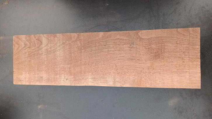 Walnoot blok nr 001. Circa 9 x 5 x 300 +, Hobby en Vrije tijd, Overige Hobby en Vrije tijd, Ophalen of Verzenden