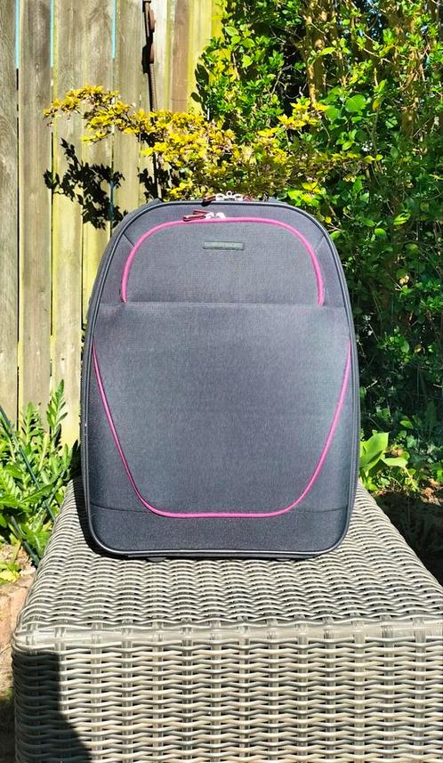 Rolkoffer, Sieraden, Tassen en Uiterlijk, Koffers, Nieuw, Hard kunststof, Minder dan 50 cm, Ophalen of Verzenden