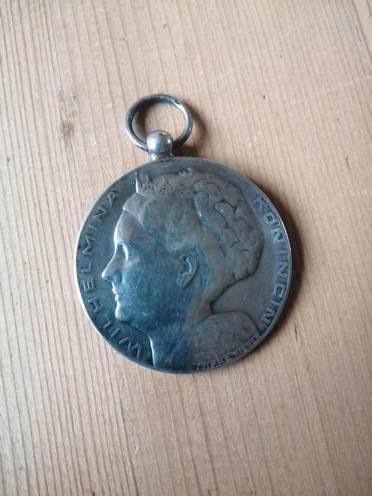 Zilveren Wilhelmina Regeringsmedaille 1898-1923, Postzegels en Munten, Penningen en Medailles, Zilver, Nederland, Ophalen of Verzenden