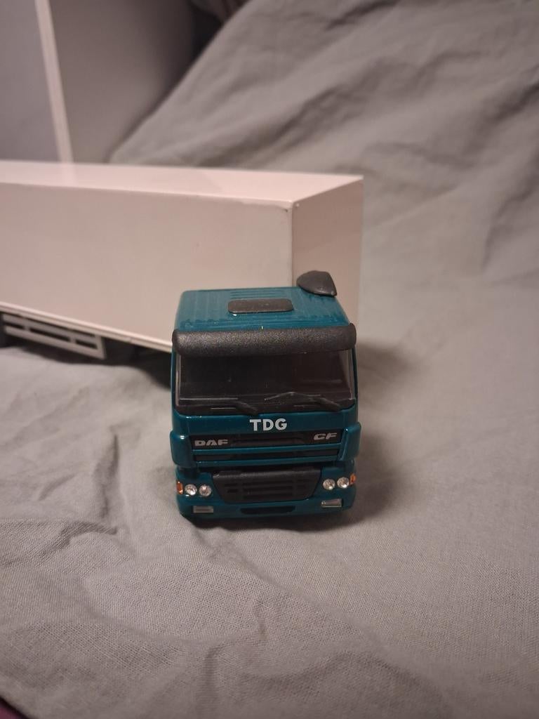 DAF CF Truck Model - TDG uitvoering, Hobby en Vrije tijd, Modelbouw | Auto's en Voertuigen, 1:50 of kleiner, Zo goed als nieuw