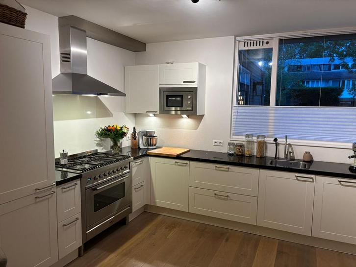 Complete keuken met Boretti en Bosch apparatuur, Huis en Inrichting, Keuken | Complete keukens, Zo goed als nieuw, Hoekkeuken
