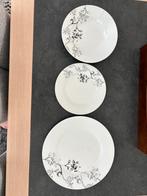 Servies borden 3 maten, Ophalen of Verzenden, Overige stijlen, Bord(en)