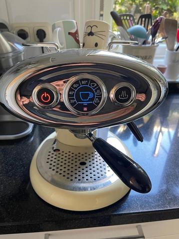 Defect Illy Koffieapparaat beschikbaar voor biedingen