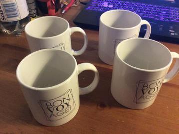 Set van 4 Mokken "Bon Voyage" van The Gift Label. Nieuw beschikbaar voor biedingen