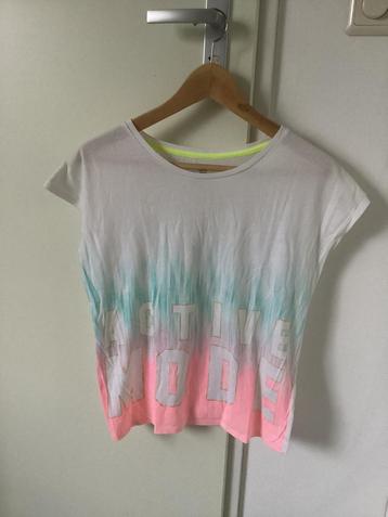 Wit met pasteltinten🌸 shirt/sportshirt maat 146/152 beschikbaar voor biedingen
