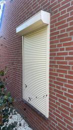 Rolluik 2 stuks | Handmatige bediening, Doe-het-zelf en Verbouw, Rolluiken, Ophalen, Gebruikt, 100 tot 150 cm, Crème of Beige