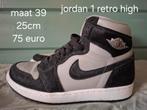 Jordan 1 retro high, Ophalen of Verzenden, Zo goed als nieuw