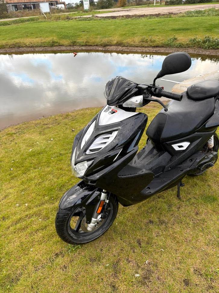 Yamaha scooter 50cc 2016 2 takt, Fietsen en Brommers, Scooters | Yamaha, Gebruikt, Aerox, Maximaal 45 km/u, Tweetakt, Ophalen