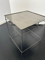 Leuk metalen planten - bijzettafeltje, Minder dan 55 cm, Metaal of Aluminium, Vierkant, Zo goed als nieuw