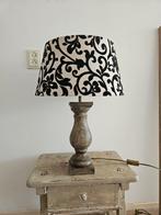 Robuuste tafellamp met barok lampenkap, Minder dan 50 cm, Kunststof, Zo goed als nieuw, Ophalen