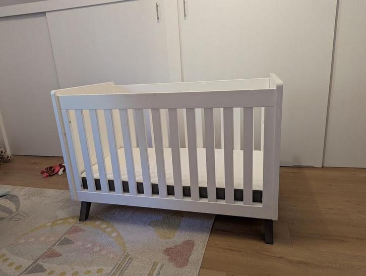 Bopita commode en ledikant, Kinderen en Baby's, Kinderkamer | Complete kinderkamers, Zo goed als nieuw, Jongetje of Meisje, Ophalen