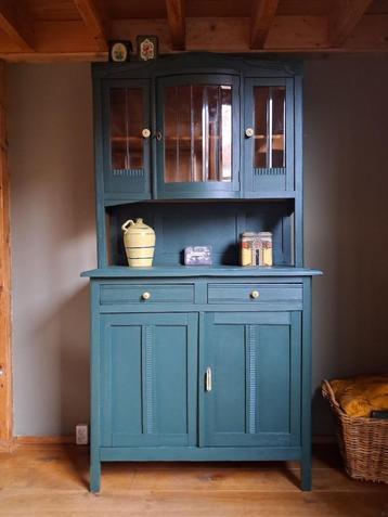 Antieke buffetkast, keukenkast beschikbaar voor biedingen