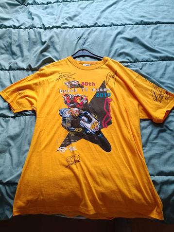 Gesigneerd t shirt beschikbaar voor biedingen