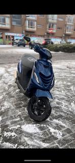 Piaggio zip 2000 50cc 4t, Fietsen en Brommers, Scooters | Piaggio, Ophalen, Zip, Zo goed als nieuw, Benzine