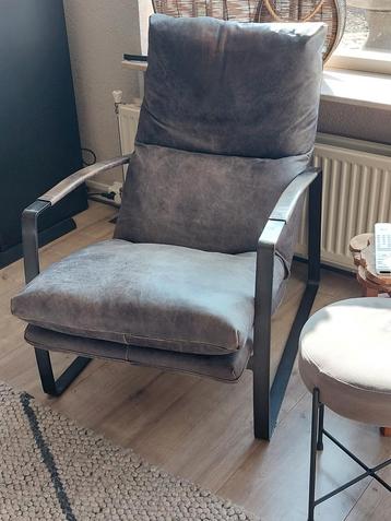 Bruine lederen relaxstoel met stalen frame beschikbaar voor biedingen