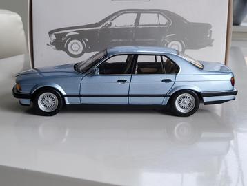 1:18 Minichamps BMW 730i (E32) Lichtblauw metallic beschikbaar voor biedingen