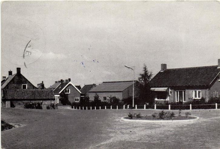 Krabbendijke, Oostdijk - gelopen, Verzamelen, Ansichtkaarten | Nederland, Gelopen, Friesland, Voor 1920, Ophalen of Verzenden