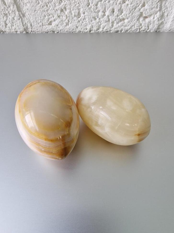 2 Zware Marmeren Eieren Pasteloranje Decoratie Goede Staat, Verzamelen, Mineralen en Fossielen, Ophalen of Verzenden
