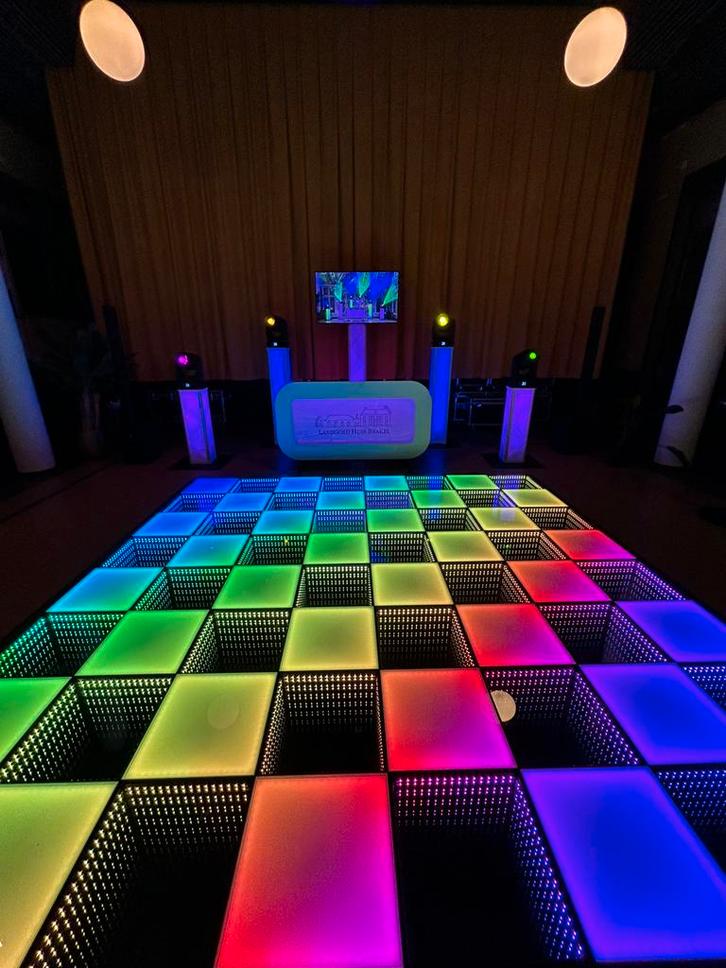 Te huur: LED Disco Dansvloer inclusief opbouw & afbouw, Hobby en Vrije tijd, Feestartikelen | Verhuur, Nieuw, Verzenden