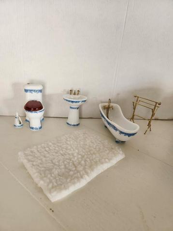 Badkamermeubels voor poppenhuis beschikbaar voor biedingen
