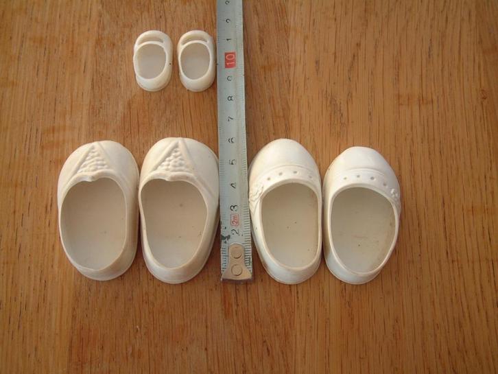 3 paar oude poppenschoentjes poppen schoentjes, Verzamelen, Poppen, Kleertjes, Ophalen of Verzenden