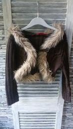 Donkerbruine gebreide (kabelmotief) bolero maat 116/122, Ophalen of Verzenden, Gebruikt, Persival, Trui of Vest
