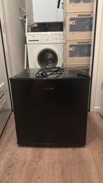 Tomado Mini Vriezer - Compact en Handig!, Witgoed en Apparatuur, Gebruikt, Met aparte vriezer, Ophalen of Verzenden, Minder dan 75 liter