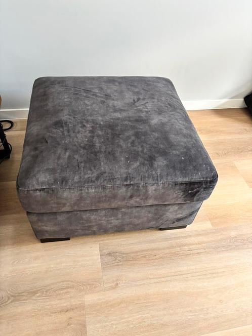 Te koop: Stijlvolle poef/voetenbank – 75x75x45 cm, Huis en Inrichting, Banken | Voetenbanken en Poefen, Zo goed als nieuw, Rechthoekig