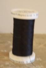 klos zwarte garen, Hobby en Vrije tijd, Naaien en Fournituren, Ophalen of Verzenden, Gebruikt, Garen of Naald(en)