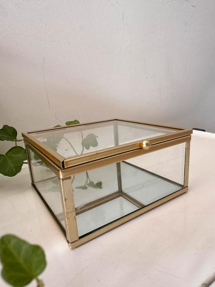 Vintage bewaardoosje glas met goudkleurige randen, Antiek en Kunst, Antiek | Woonaccessoires, Ophalen of Verzenden