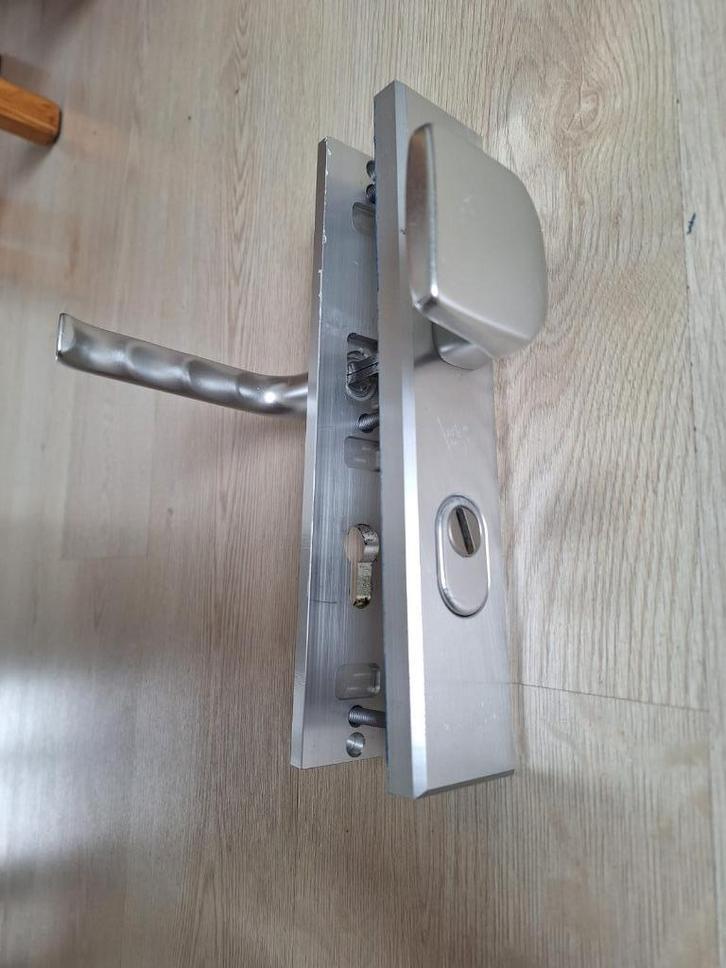 voordeur schilden+kruk en knop PC maat 72mm, Doe-het-zelf en Verbouw, Hang- en Sluitwerk, Zo goed als nieuw, Klink of Kruk, Rvs