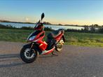 Kymco Super 8 4takt geel kenteken Rood, Fietsen en Brommers, Scooters | Kymco, Ophalen, Maximaal 45 km/u, Zo goed als nieuw, Benzine