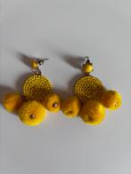 H&M gele oorbellen met kralen en ponpons, Sieraden, Tassen en Uiterlijk, Oorbellen, Ophalen of Verzenden, Zo goed als nieuw