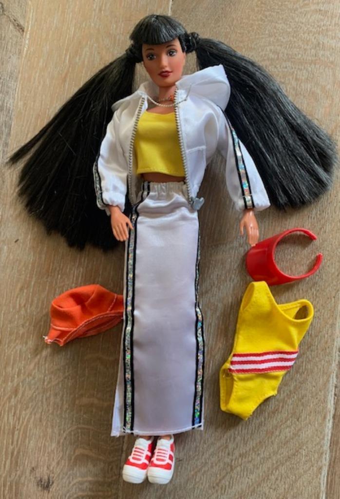 1998 Generation Girl Barbie Ana 1st edition #20972, Verzamelen, Poppen, Zo goed als nieuw, Fashion Doll, Ophalen of Verzenden