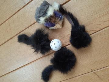 Kattenspeeltjes 4 muisjes en een balletje beschikbaar voor biedingen