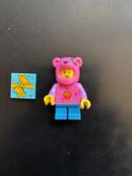 lego  BAM poppetje Q1 2025 meisje met cadeau tegeltje, Ophalen of Verzenden, Nieuw, Losse stenen, Lego