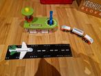 Houten trein / spoorbaan (7) vliegveld, helikopter,vliegtuig, Kinderen en Baby's, Speelgoed | Houten speelgoed, Ophalen, Zo goed als nieuw