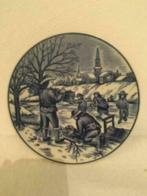 Wandborden, Royal Delft Blue, aardewerk, 'Land bewerken'., Ophalen of Verzenden