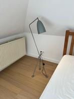 Gubi Grasshopper Vloerlamp Dusty Blue ongebruikt/nieuw, Huis en Inrichting, Lampen | Vloerlampen, Ophalen, Nieuw, Mid-century