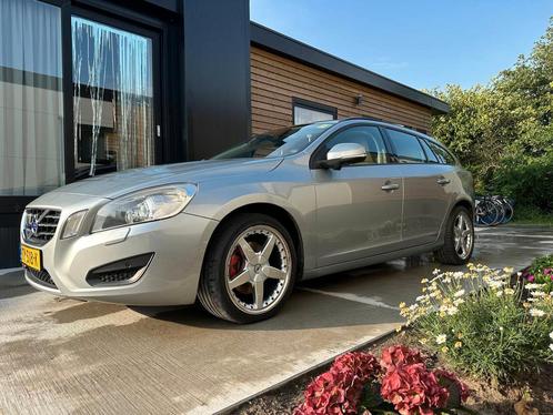 Volvo V60 2.0 D3|5‑cilinder|Automaat|Nieuwe APK, Auto's, Volvo, Bedrijf, V60, Diesel, C, Stationwagon, Automaat, Geïmporteerd
