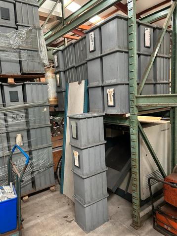 Stapelbakken - Stevig Kunststof beschikbaar voor biedingen
