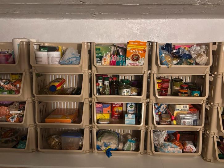 Curver rubbermaid stockist voorraadbak groentebak stapelkrat, Doe-het-zelf en Verbouw, Kratten en Dozen, Gebruikt, Krat, Minder dan 35 cm