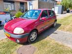 Renault Clio 1.2 Euro 2000 2001 Rood, Auto's, Voorwielaandrijving, 4 cilinders, 58 pk, Origineel Nederlands
