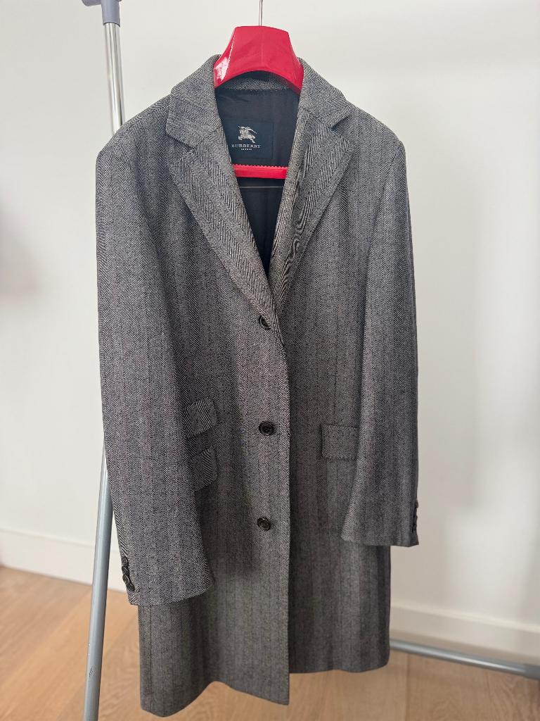 Klassieke Burberry herenjas – wol & kasjmier – maat 52 (L), Maat 52/54 (L), Ophalen of Verzenden, Grijs, Gedragen