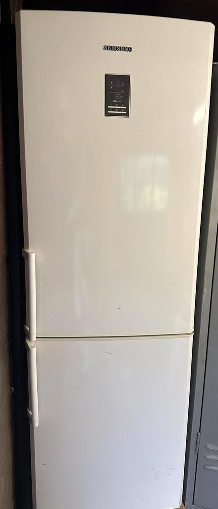 Samsung no frost koelkast vriezer combi, Witgoed en Apparatuur, Koelkasten en IJskasten, Gebruikt, Met aparte vriezer, 200 liter of meer